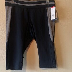 Champion size XXL Ebony and Heather Gray Fitted Capris NWT
